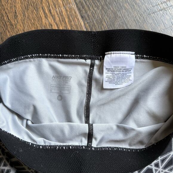 Nike Pro Dri-FIT Cropped Leggings Women’s M Black White Abstract Print Pants - Picture 3 of 5